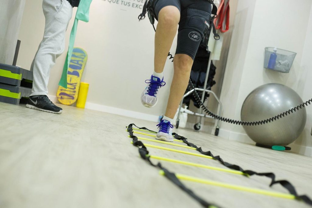 Fysiotherapeut in Barneveld voert gericht behandeling uit met moderne technieken voor optimaal herstel en gezondheid.